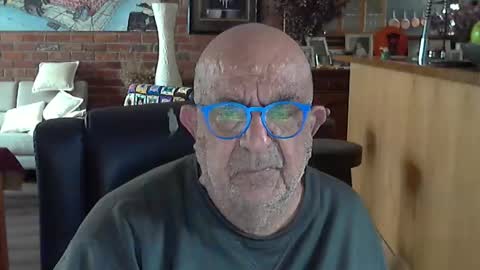 Snapshot of patvac chatting on 1, 10, 2025 patvac online show from 1, 10, 2025