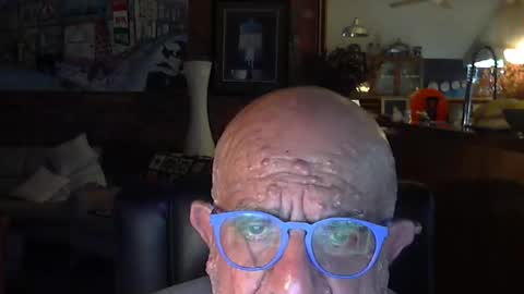 Snapshot of patvac chatting on 6, 11, 2025 patvac online show from 6, 11, 2025