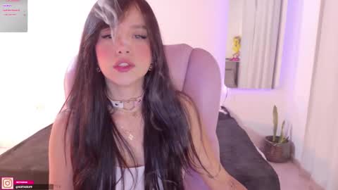 Snapshot of pau_cute chatting on 5, 2, 2026 Sofa online show from 5, 2, 2026