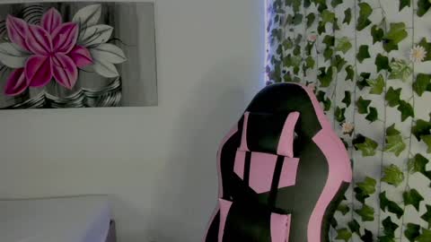 Snapshot of pau_delima__ chatting on 17, 12, 2024 paulina online show from 17, 12, 2024