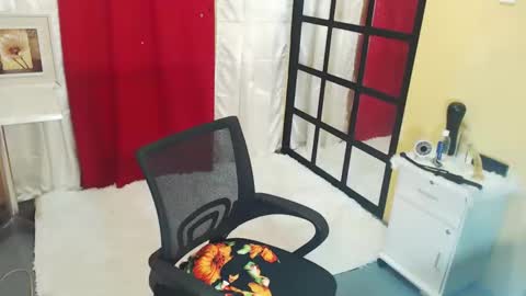 Snapshot of paul968323 chatting on 18, 9, 2025 MrBigPaul online show from 18, 9, 2025