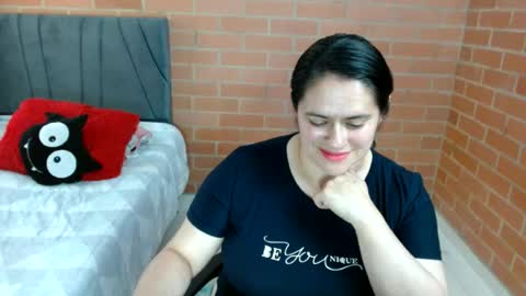 paula__117 online show from 25, 6, 2026