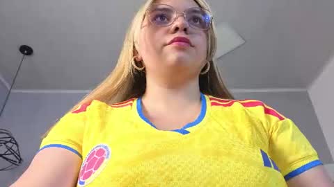 Snapshot of paula_giraldo chatting on 7, 7, 2026 Paula online show from 7, 7, 2026