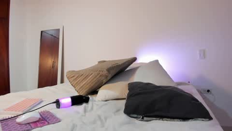 Paula perez - online show from 10, 12, 2024