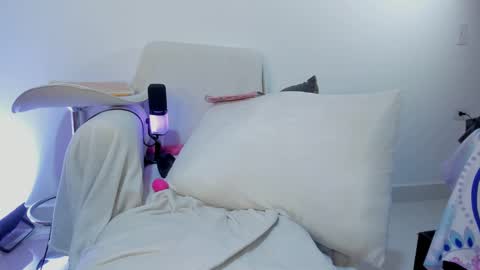 Paula perez - online show from 7, 3, 2025