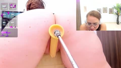 Paulina Davis  online show from 17, 10, 2025