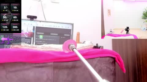 Paulina Davis  online show from 26, 4, 2026