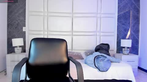 Paulina  online show from 9, 6, 2026