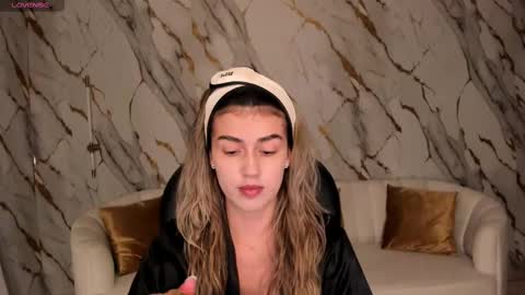 Paulina Santos  online show from 4, 3, 2025