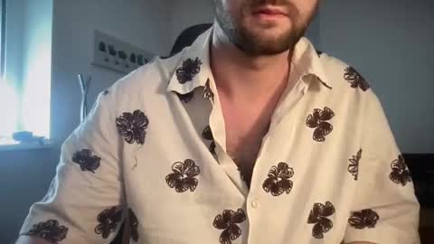 Snapshot of paulsimpsn chatting on 6, 4, 2026 love bush online show from 6, 4, 2026