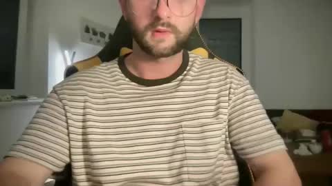 Snapshot of paulsimpsn chatting on 26, 5, 2026 love bush online show from 26, 5, 2026