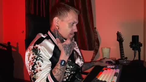 Paul Velvet online show from 28, 11, 2025