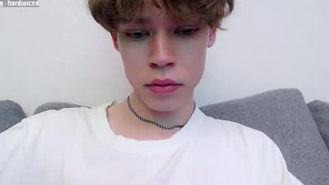 Snapshot of pawclaw chatting on 21, 11, 2025 pawclaw online show from 21, 11, 2025