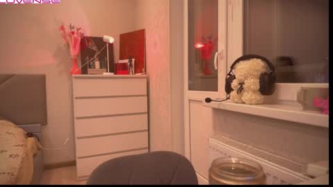 Sandra  Next Stream  pm MSK 5 pm UTC1pm EDT online show from 4, 3, 2025