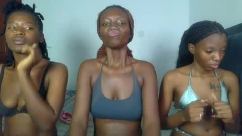 peach_ebonny online show from 25, 6, 2026