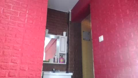 peach_melbah online show from 12, 6, 2026