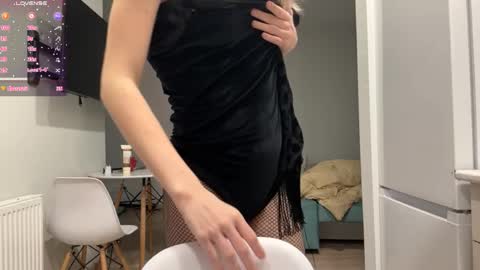 Snapshot of peachy_keens chatting on 21, 4, 2026 Peachy online show from 21, 4, 2026
