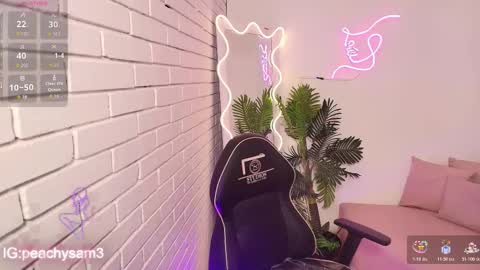 Snapshot of peachy_tay chatting on 25, 11, 2025 peachy_tay online show from 25, 11, 2025