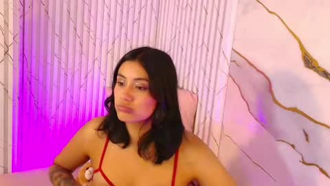 peachy_tay online show from 29, 4, 2026
