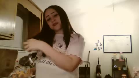 peachyhoneydrip online show from 24, 4, 2026