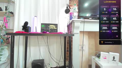 Help me to reach 200 thumbs up  online show from 27, 12, 2024