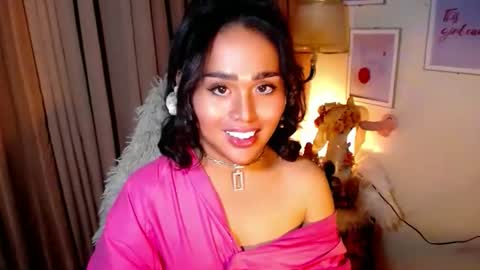 Snapshot of peakaboo_xx chatting on 5, 5, 2026 Angel Creamdensada online show from 5, 5, 2026