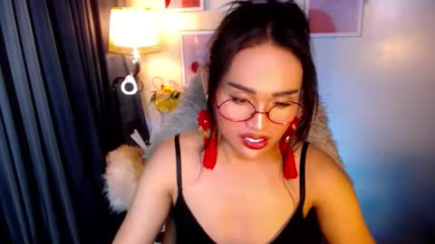 Snapshot of peakaboo_xx chatting on 4, 6, 2026 Angel Creamdensada online show from 4, 6, 2026