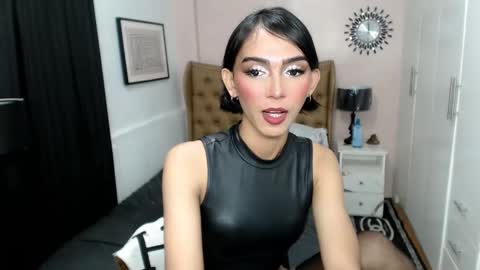 Snapshot of pearlmoore chatting on 13, 2, 2025 Pearl online show from 13, 2, 2025