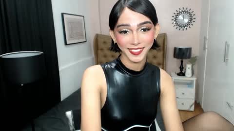 Snapshot of pearlmoore chatting on 10, 3, 2025 Pearl online show from 10, 3, 2025