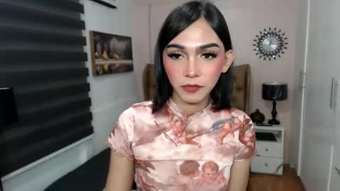 Snapshot of pearlmoore chatting on 12, 9, 2025 Pearl online show from 12, 9, 2025