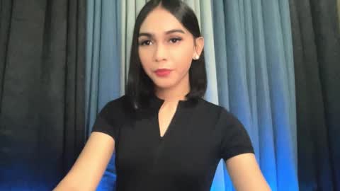 Snapshot of pearlmoore chatting on 6, 11, 2025 Pearl online show from 6, 11, 2025