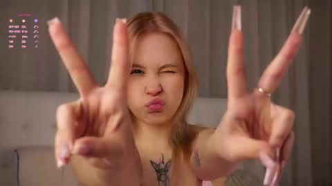 Lily online show from 25, 4, 2026