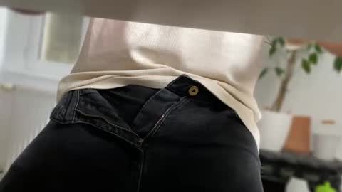 Snapshot of pedroserrano2000 chatting on 3, 10, 2025 PedrOO OO online show from 3, 10, 2025