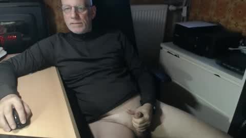 Snapshot of pemue65 chatting on 16, 12, 2025 Pemue65 online show from 16, 12, 2025