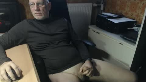 Snapshot of pemue65 chatting on 17, 12, 2025 Pemue65 online show from 17, 12, 2025