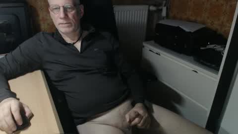 Snapshot of pemue65 chatting on 7, 1, 2026 Pemue65 online show from 7, 1, 2026