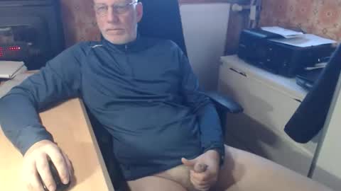 Snapshot of pemue65 chatting on 9, 2, 2026 Pemue65 online show from 9, 2, 2026