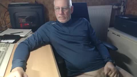 Snapshot of pemue65 chatting on 4, 3, 2026 Pemue65 online show from 4, 3, 2026