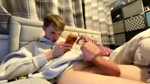 Snapshot of penguin666778 chatting on 2, 12, 2025 Penguin online show from 2, 12, 2025