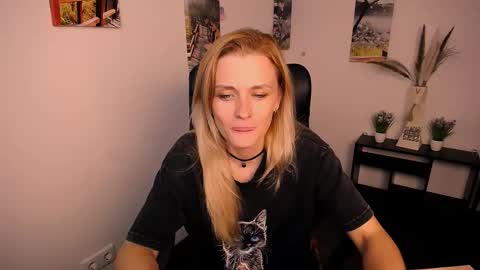 Mia online show from 9, 9, 2025