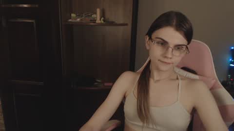 Snapshot of peralez_f chatting on 12, 1, 2025 Farida online show from 12, 1, 2025