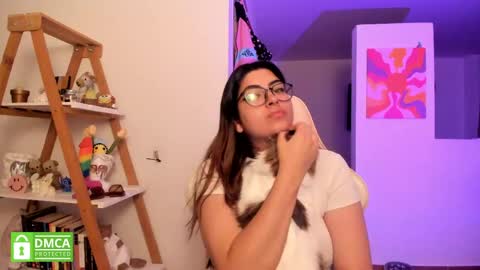 Sarah Ana Banana online show from 5, 6, 2026