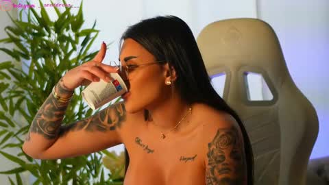 Dee online show from 14, 2, 2025