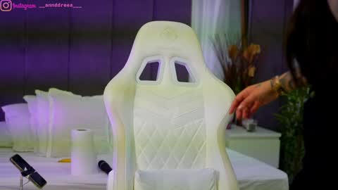 Dee online show from 4, 10, 2025