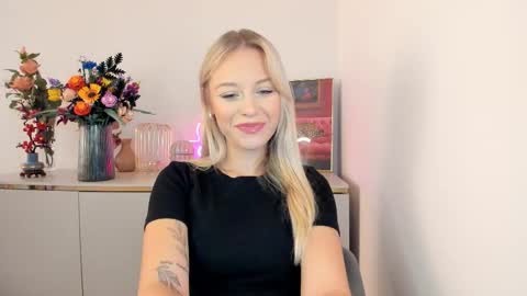 Snapshot of perfectxcindy chatting on 10, 9, 2025 Cindy online show from 10, 9, 2025