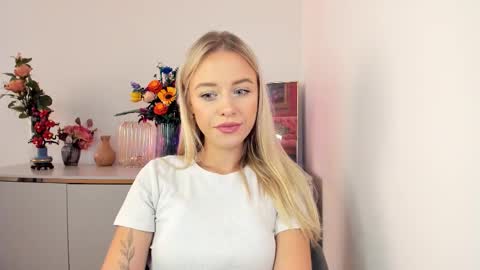 Snapshot of perfectxcindy chatting on 12, 9, 2025 Cindy online show from 12, 9, 2025