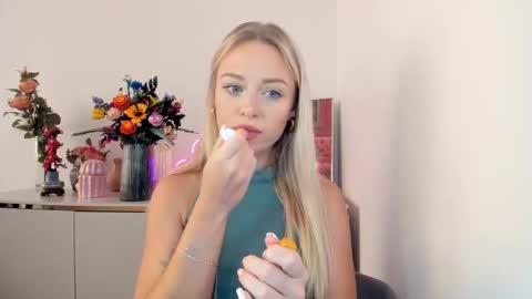 Snapshot of perfectxcindy chatting on 24, 9, 2025 Cindy online show from 24, 9, 2025