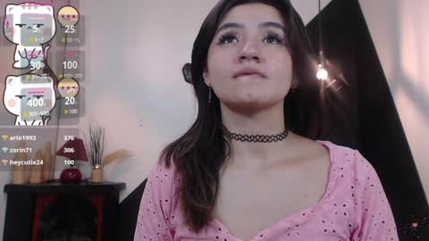 Snapshot of perla_campbell chatting on 5, 1, 2025 online show from 5, 1, 2025