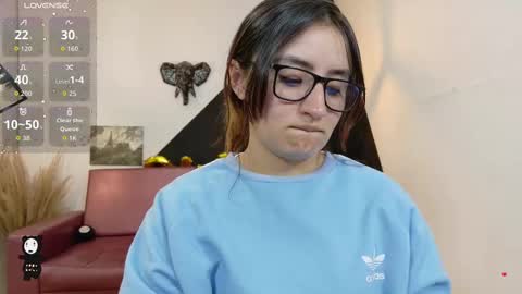 Snapshot of perla_campbell chatting on 8, 9, 2025 online show from 8, 9, 2025