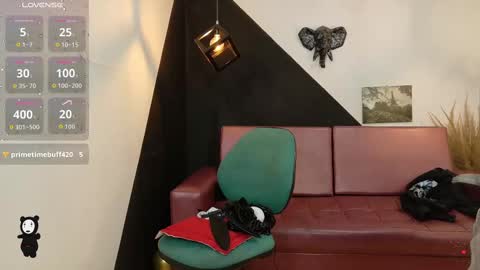 Snapshot of perla_campbell chatting on 6, 10, 2025 online show from 6, 10, 2025